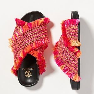 De Siena Criss-Cross Fringe Slide Sandals in Fuxia/Orange 39